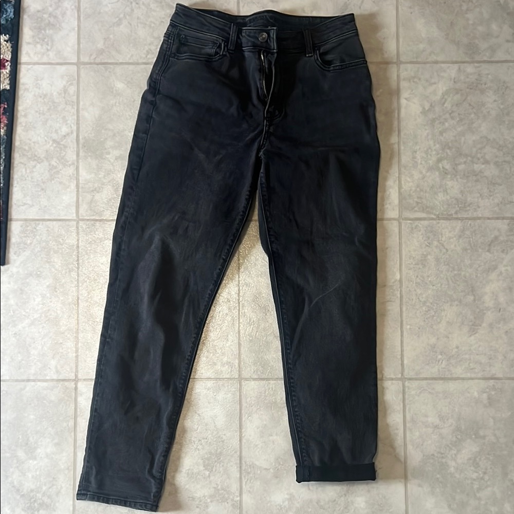 Women’s American Eagle Mom Jeans size 2